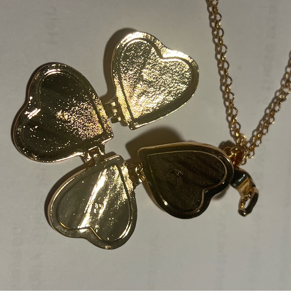 Gold Heart Locket Necklace - Picture 3 of 5